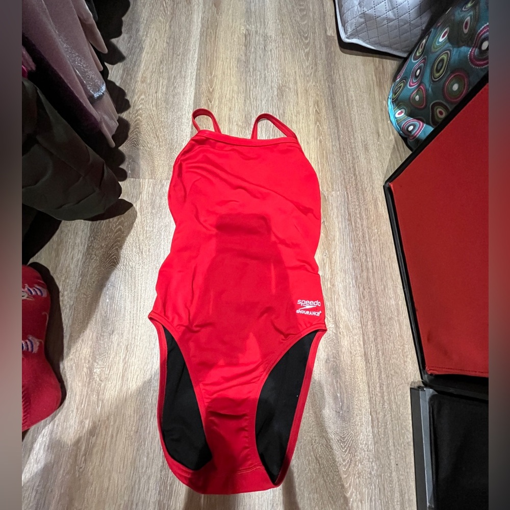 Speedo Swim Suit🏊🏻‍♀️  2 for $25 if you bundle with other practice suits